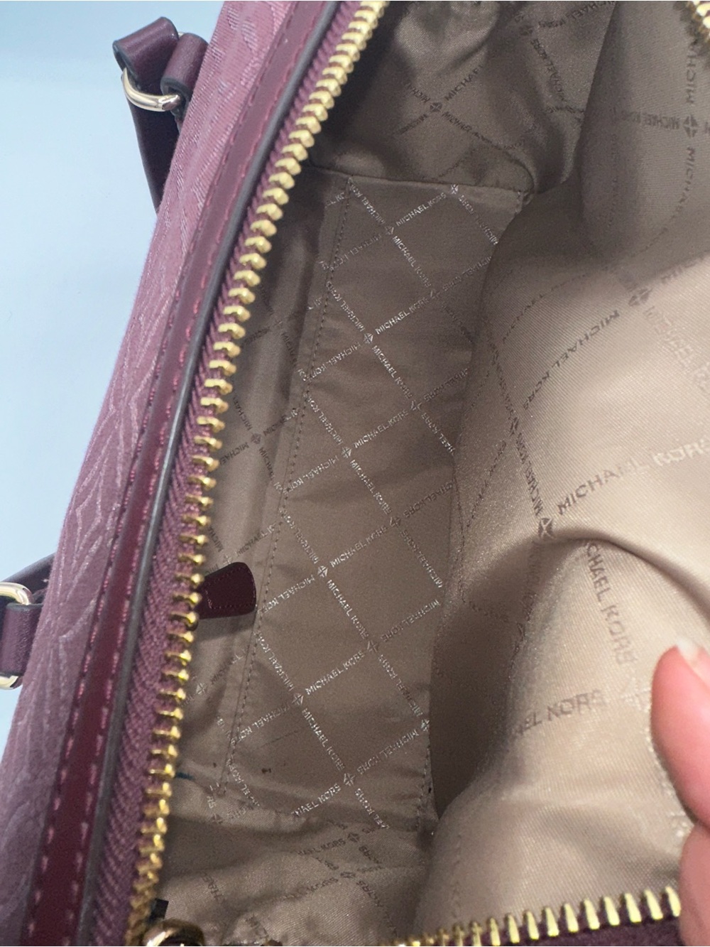 MICHAEL KORS TRAVEL MEDIUM DUFFLE SATCHEL SHOULDER BAG MK OXBLOOD + WALLET  AA26 - Picture 6 of 8